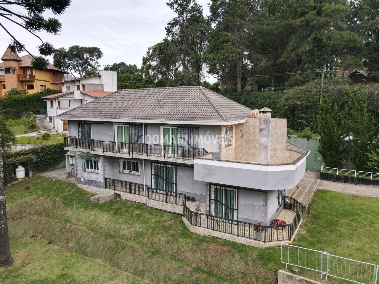 Casa à venda de 1.060 m² em Campos do Jordão, SP, Brasil