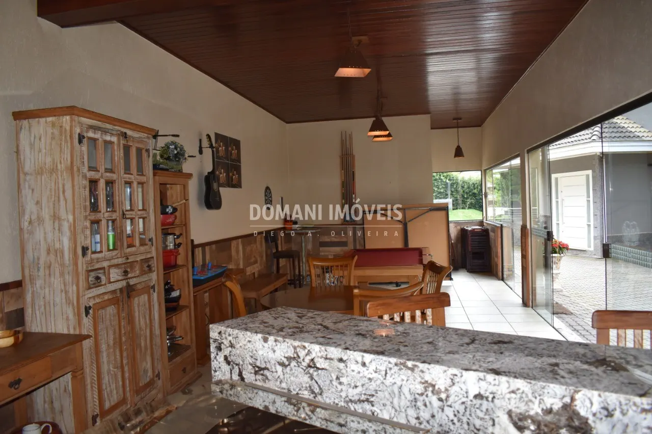 Casa à venda de 1.060 m² em Campos do Jordão, SP, Brasil