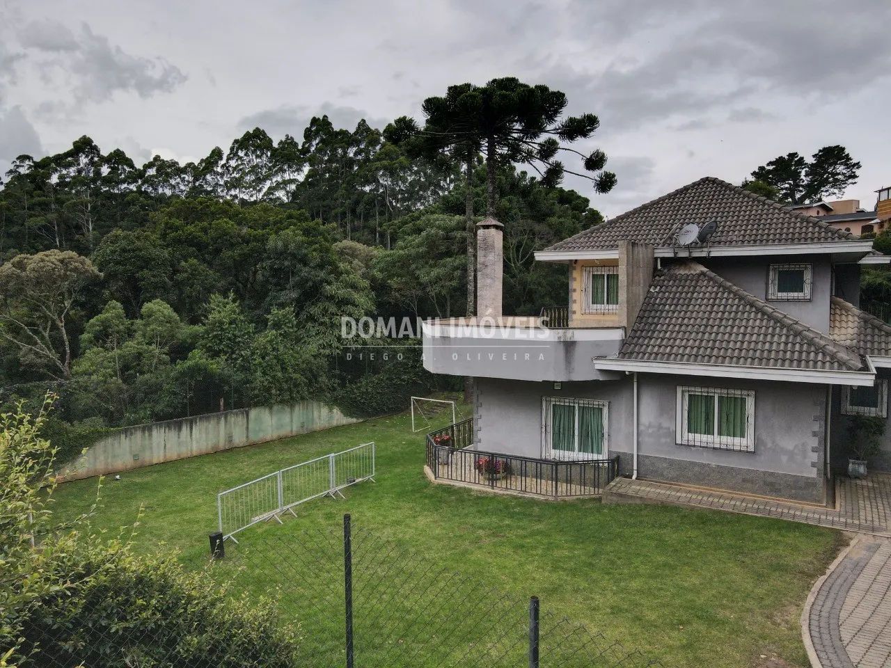 Casa à venda de 1.060 m² em Campos do Jordão, SP, Brasil