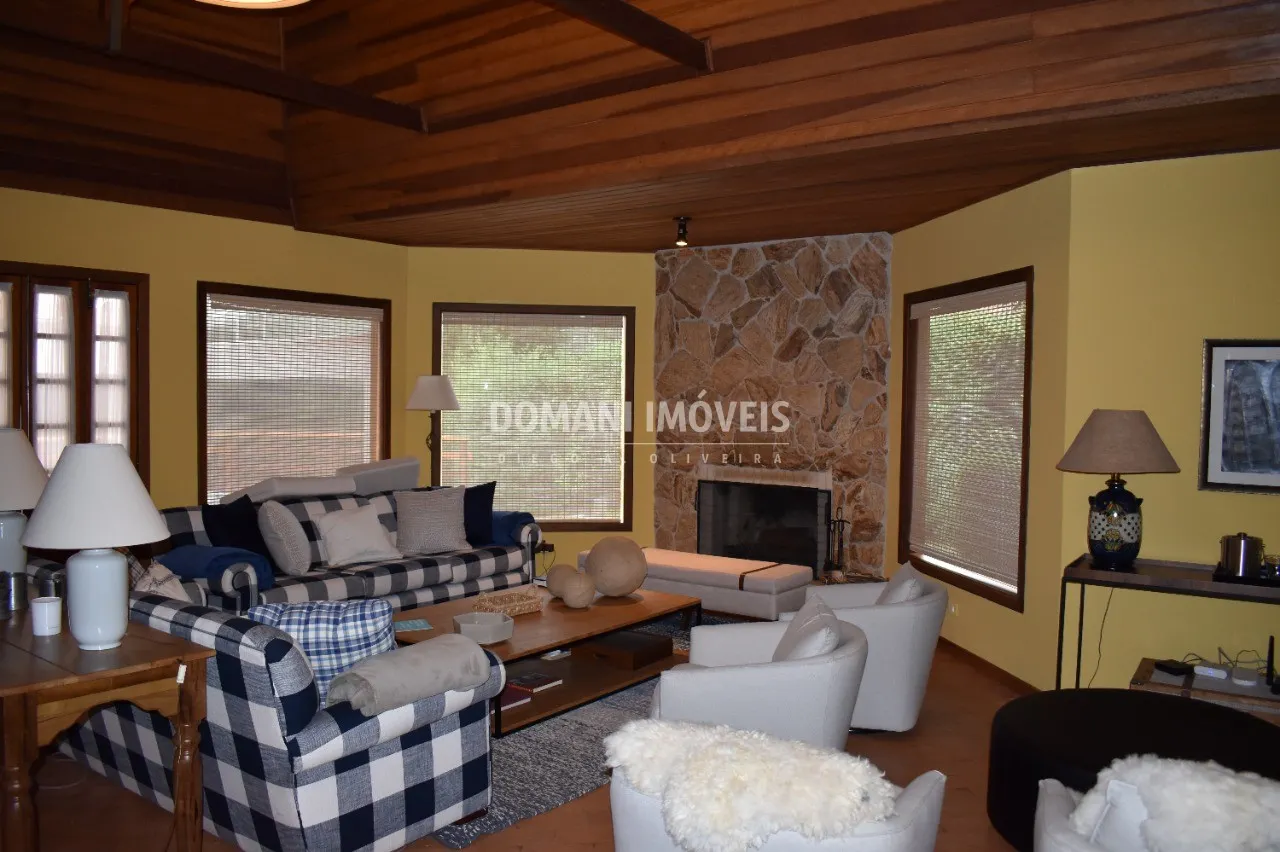 Casa à venda de 1.000 m² em Campos do Jordão, SP, Brasil