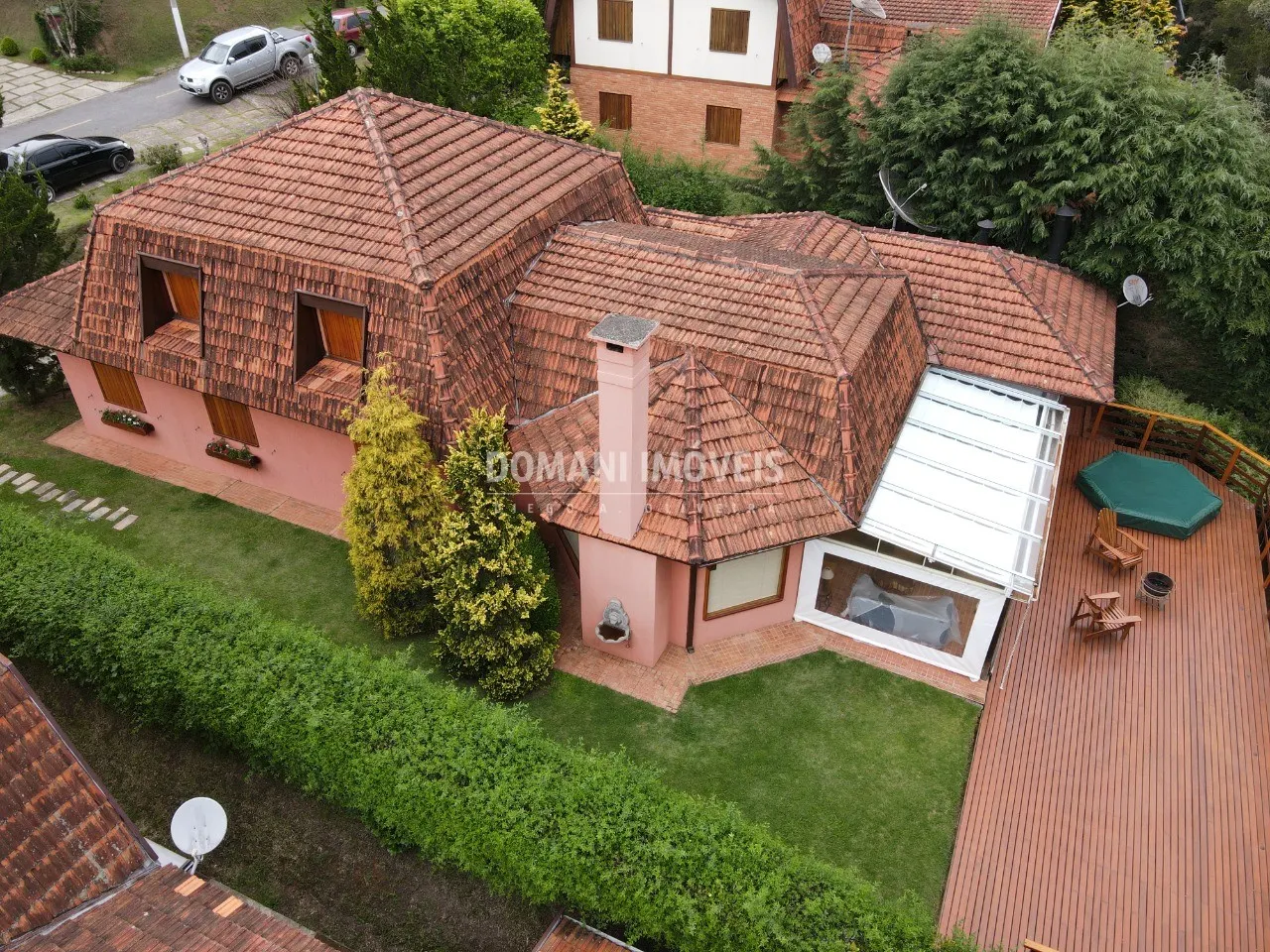 Casa à venda de 1.000 m² em Campos do Jordão, SP, Brasil