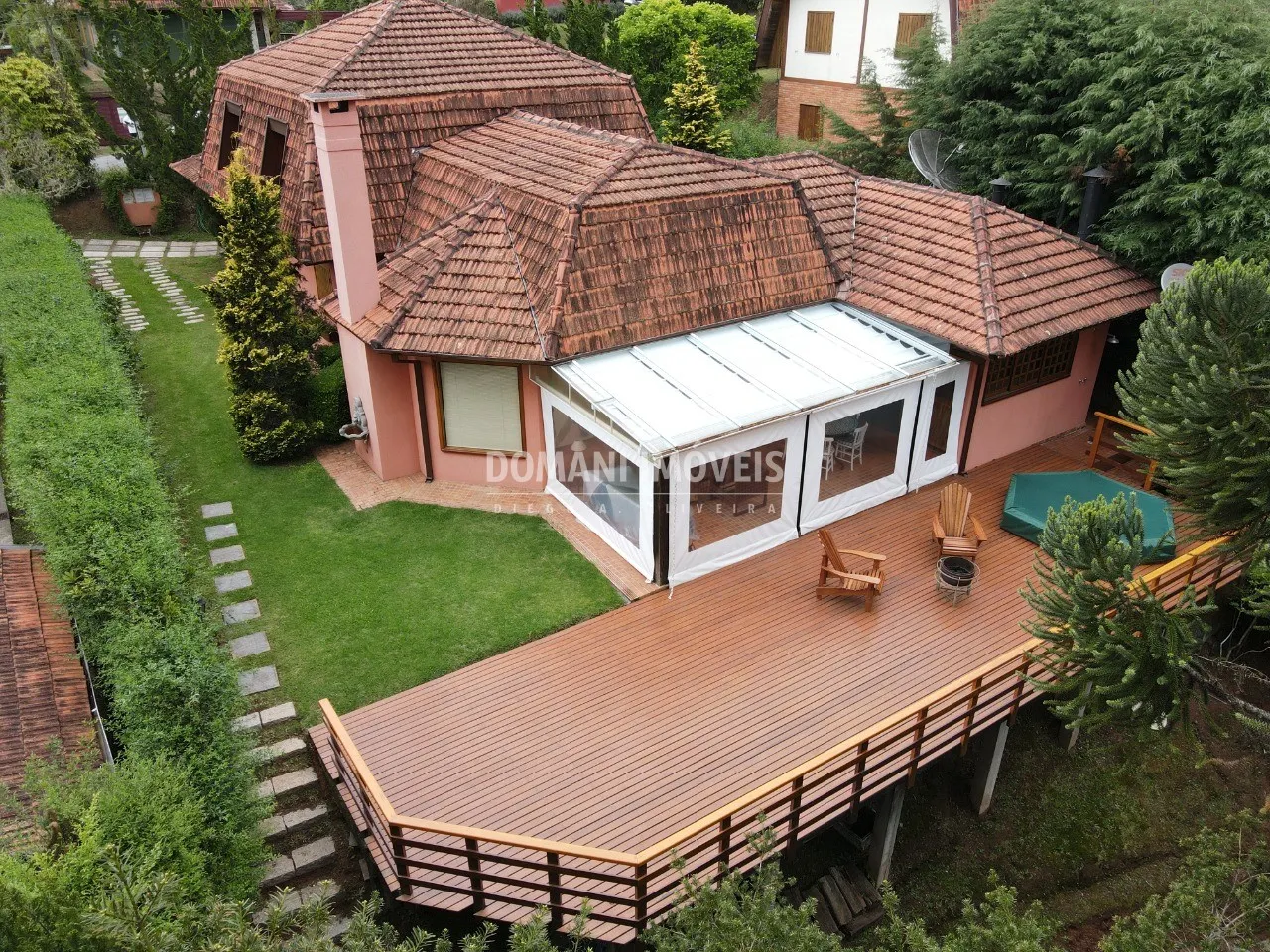 Casa à venda de 1.000 m² em Campos do Jordão, SP, Brasil