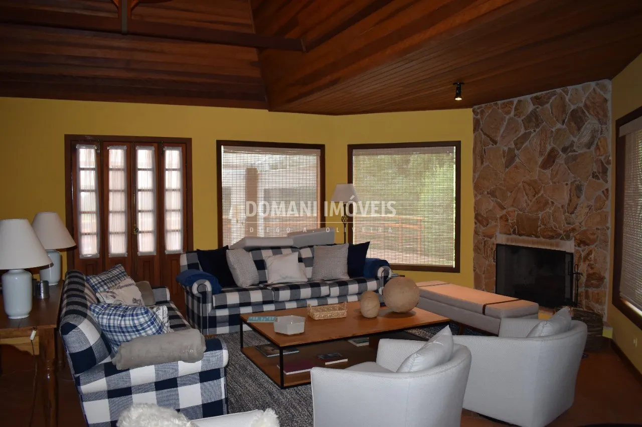 Casa à venda de 1.000 m² em Campos do Jordão, SP, Brasil