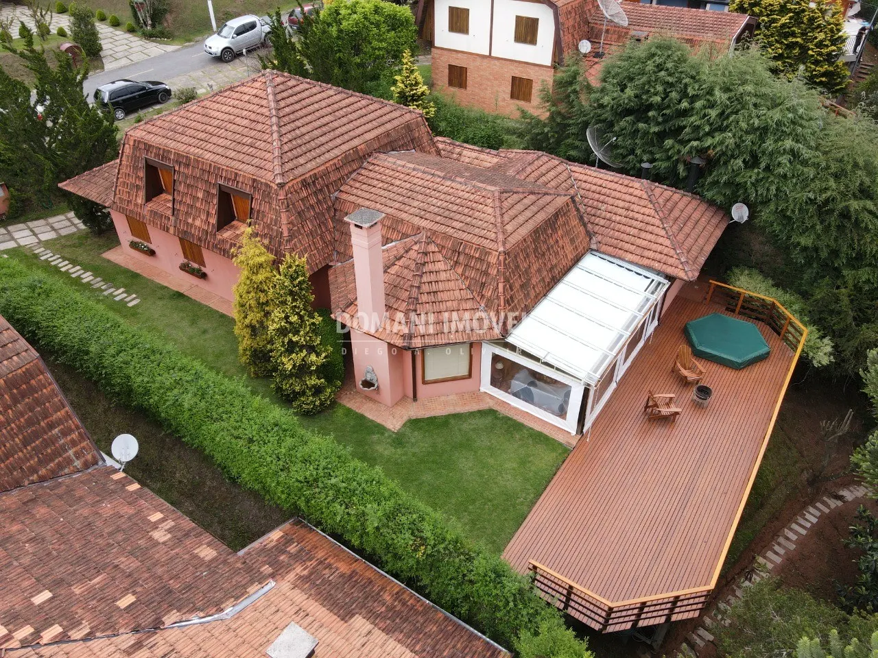 Casa à venda de 1.000 m² em Campos do Jordão, SP, Brasil