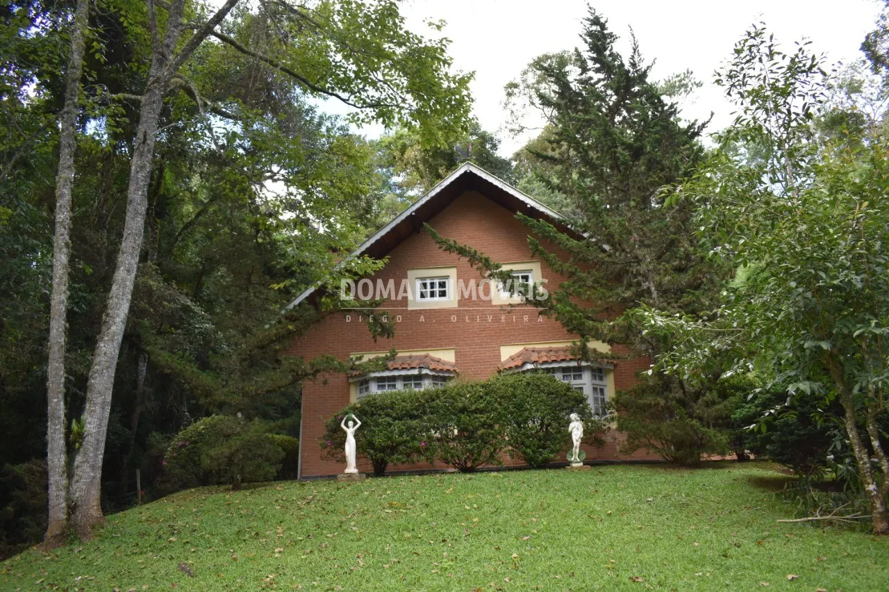 Casa à venda de 1.010 m² em Campos do Jordão, SP, Brasil