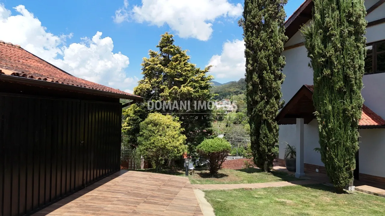 Casa à venda de 1.000 m² em Santo Antônio do Pinhal, SP, Brasil