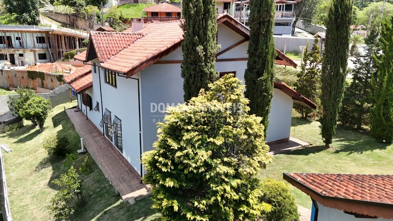 Casa à venda de 1.000 m² em Santo Antônio do Pinhal, SP, Brasil