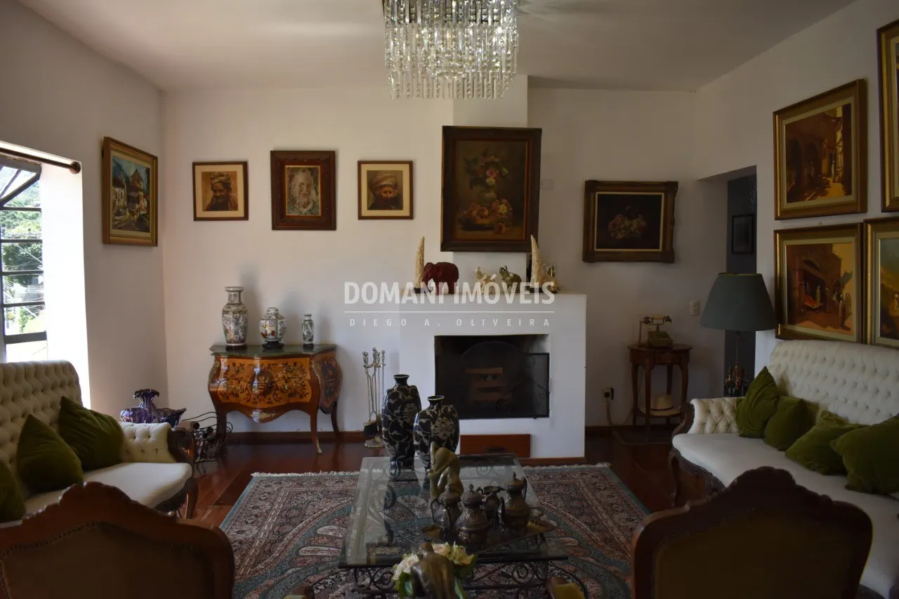 Casa à venda de 1.000 m² em Santo Antônio do Pinhal, SP, Brasil