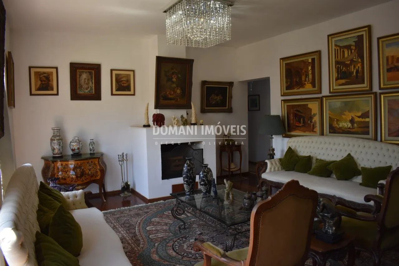 Casa à venda de 1.000 m² em Santo Antônio do Pinhal, SP, Brasil