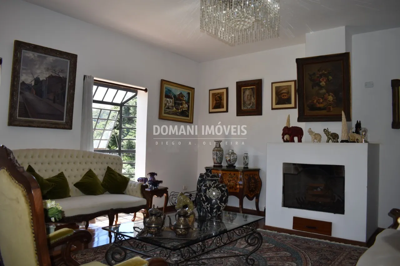 Casa à venda de 1.000 m² em Santo Antônio do Pinhal, SP, Brasil