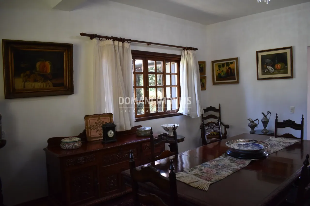 Casa à venda de 1.000 m² em Santo Antônio do Pinhal, SP, Brasil