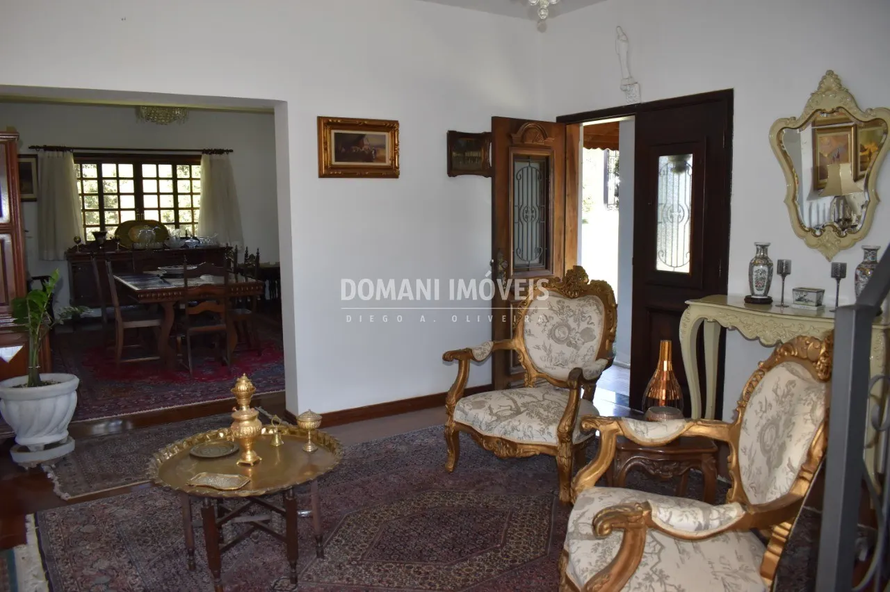Casa à venda de 1.000 m² em Santo Antônio do Pinhal, SP, Brasil