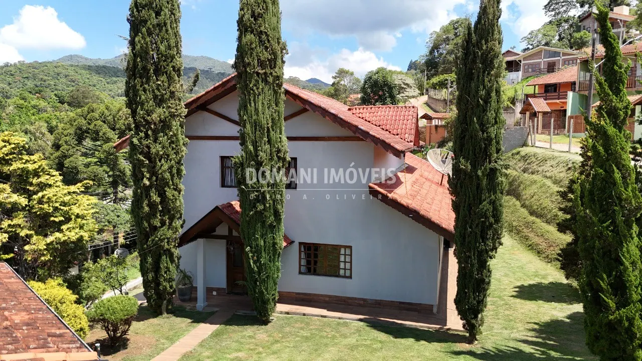 Casa à venda de 1.000 m² em Santo Antônio do Pinhal, SP, Brasil