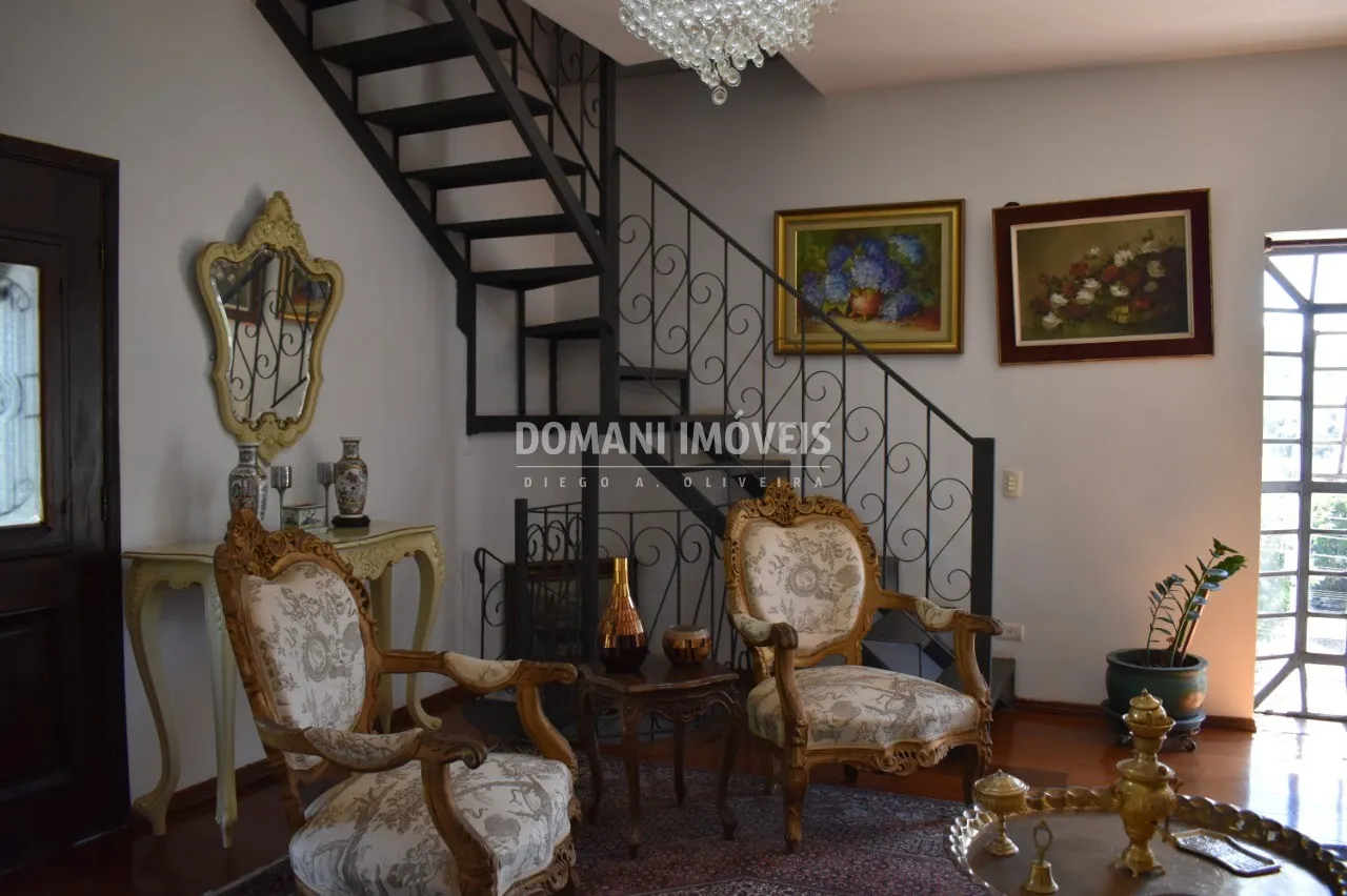 Casa à venda de 1.000 m² em Santo Antônio do Pinhal, SP, Brasil