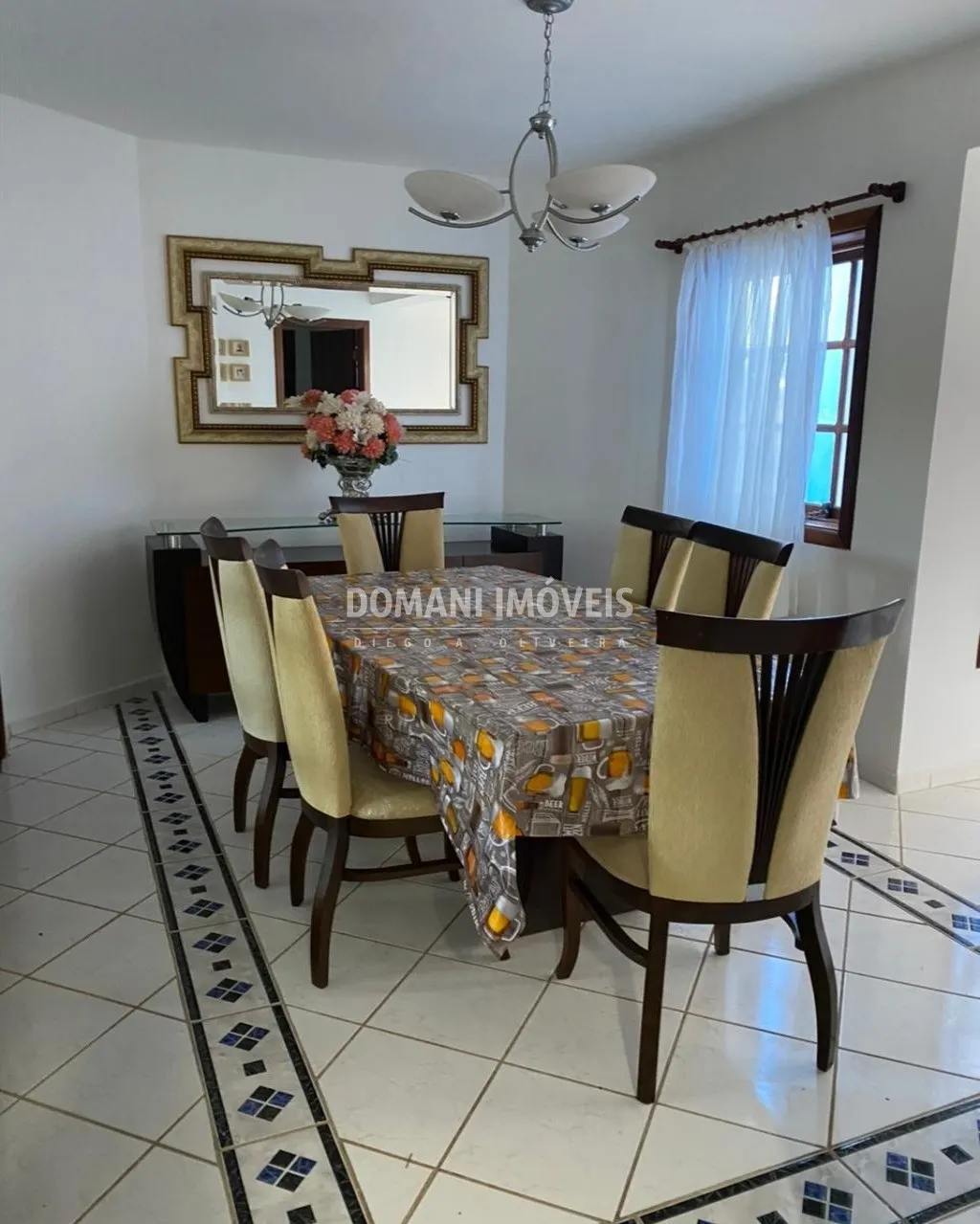 Casa à venda de 1.430 m² em Campos do Jordão, SP, Brasil