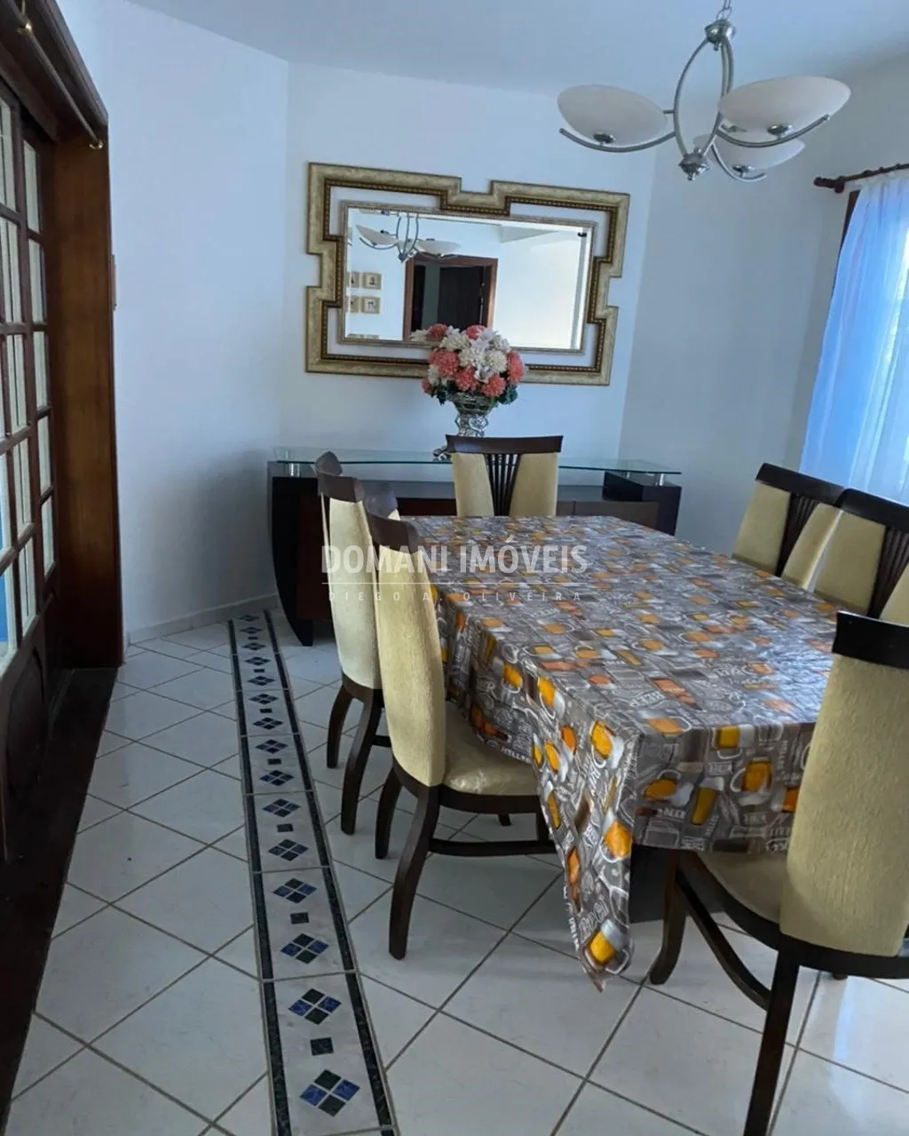 Casa à venda de 1.430 m² em Campos do Jordão, SP, Brasil