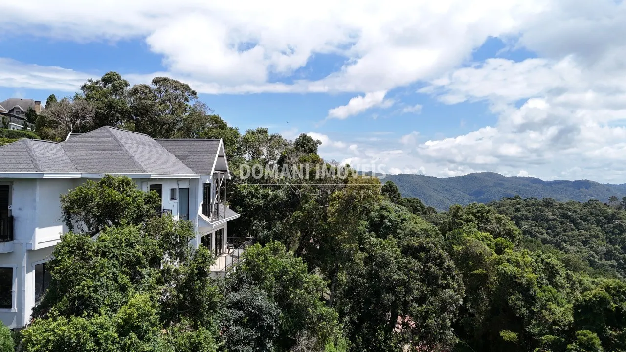Casa à venda de 1.060 m² em Campos do Jordão, SP, Brasil