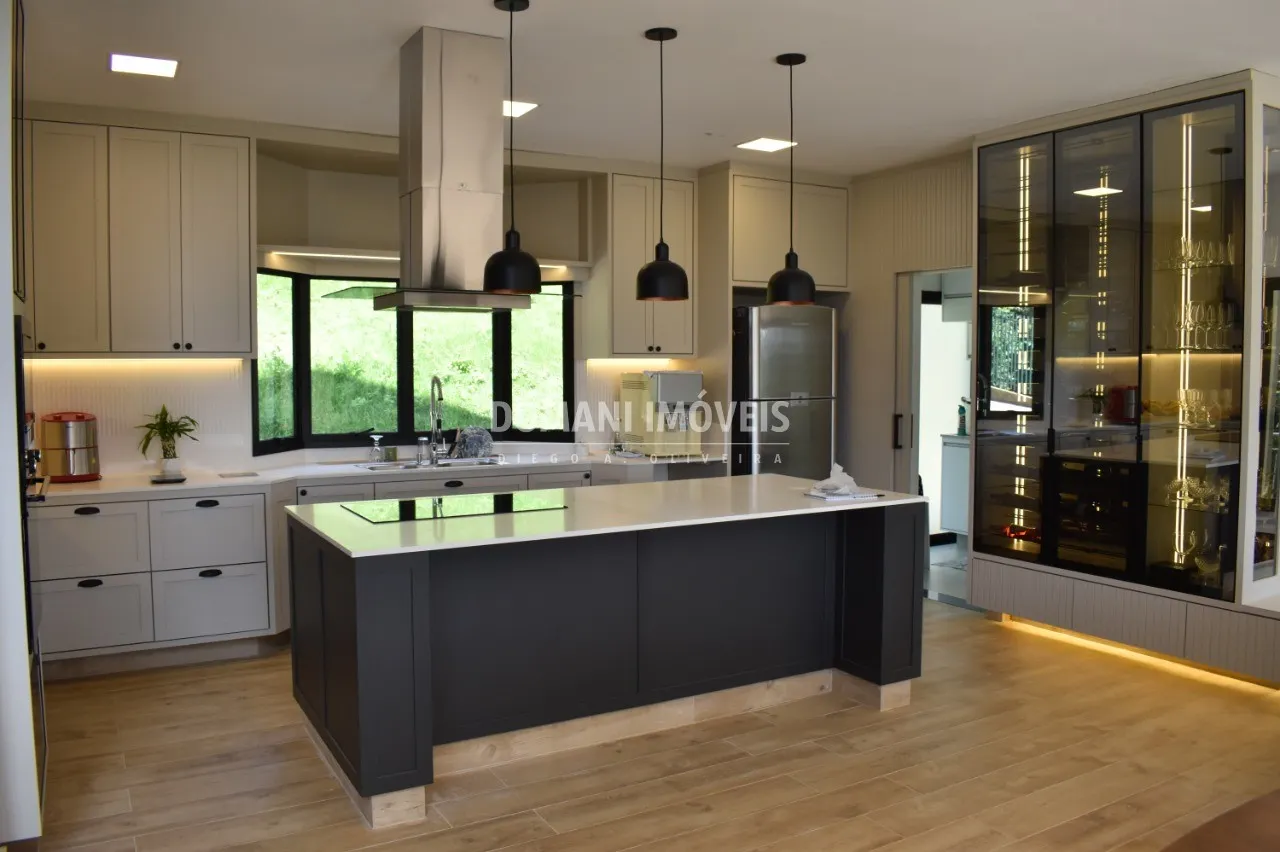 Casa à venda de 1.060 m² em Campos do Jordão, SP, Brasil