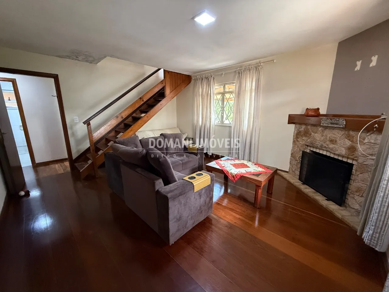 Casa à venda de 1.760 m² em Campos do Jordão, SP, Brasil