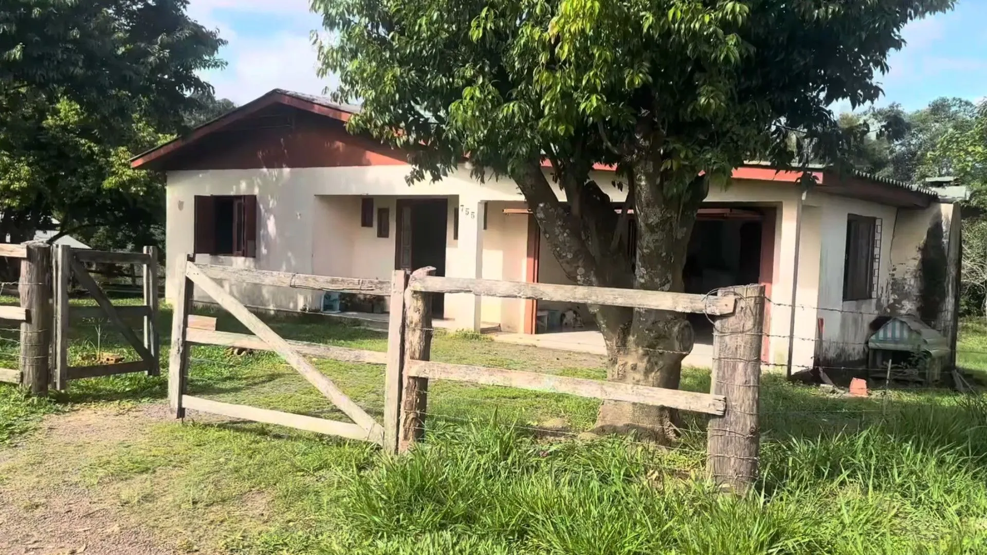 Country home for sale of 1,900 m² in Glorinha, RS, Brazil