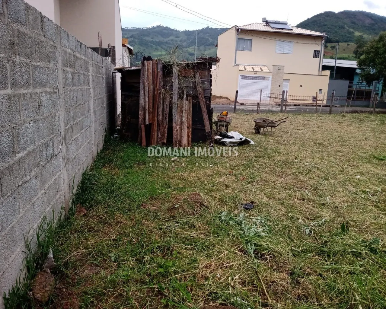 Plot for sale of 330 m² in Piranguçu, MG, Brazil