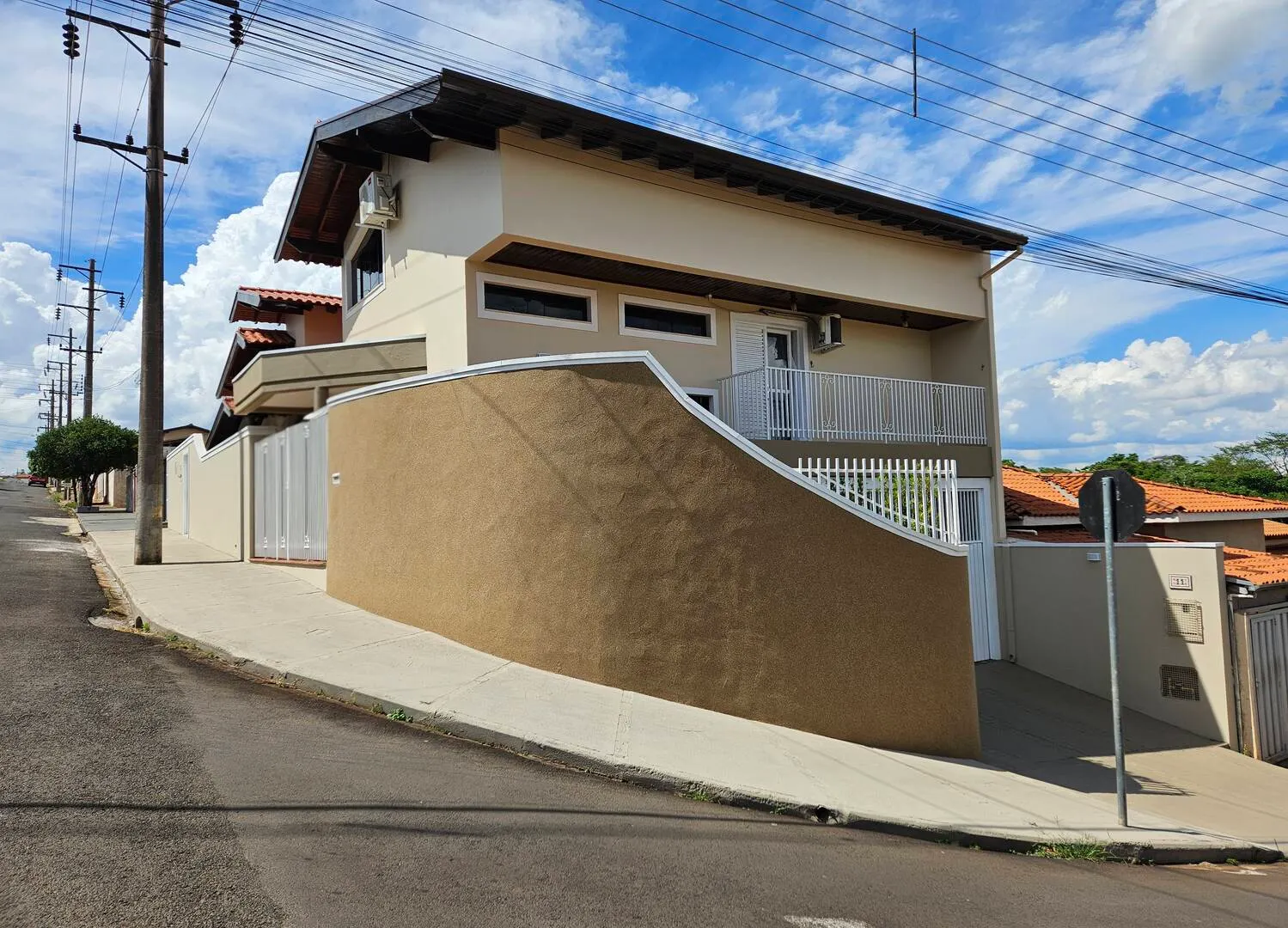 Casa à venda de 257 m² em Piraju, SP, Brasil