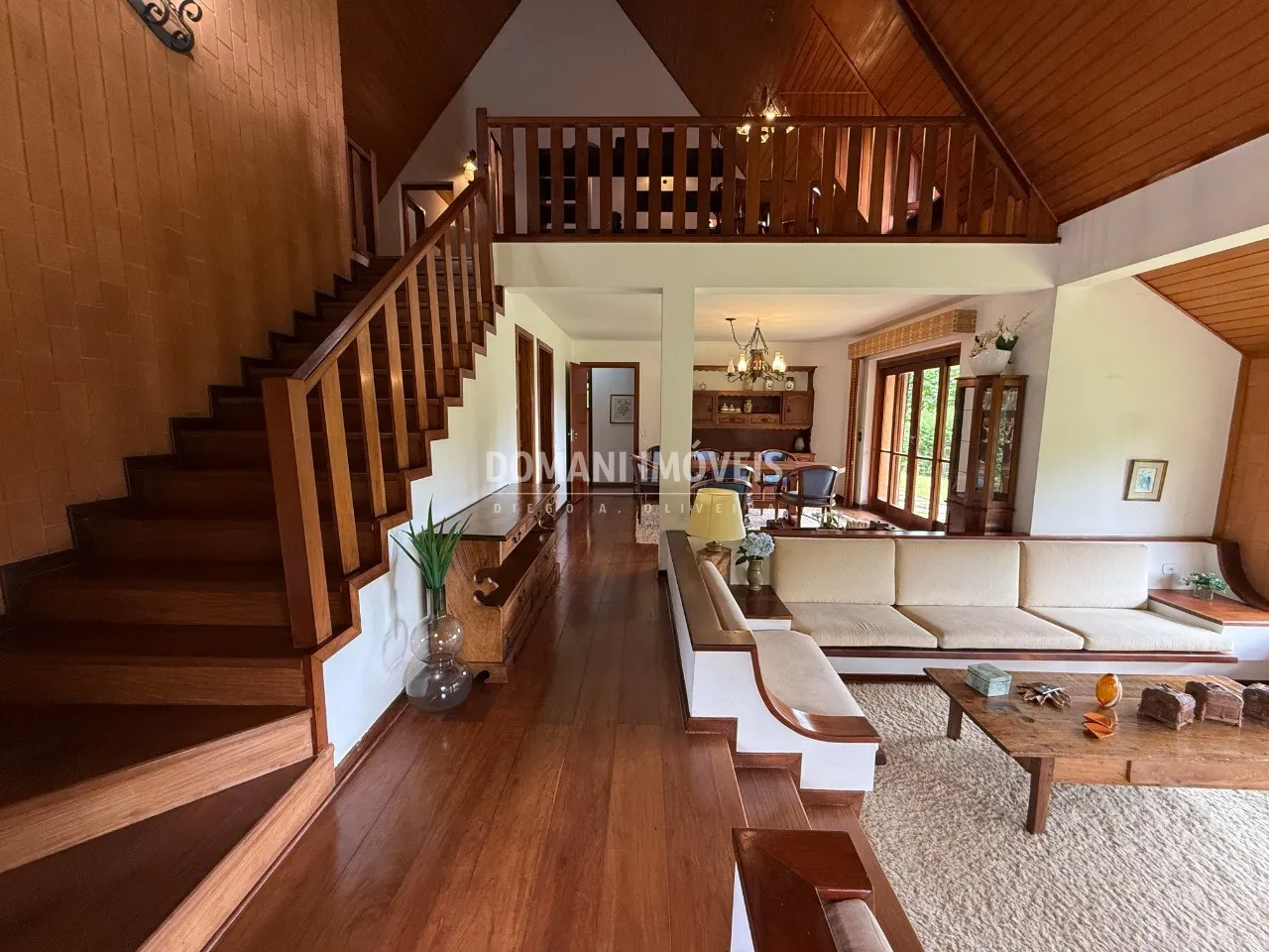 Casa à venda de 5.830 m² em Campos do Jordão, SP, Brasil