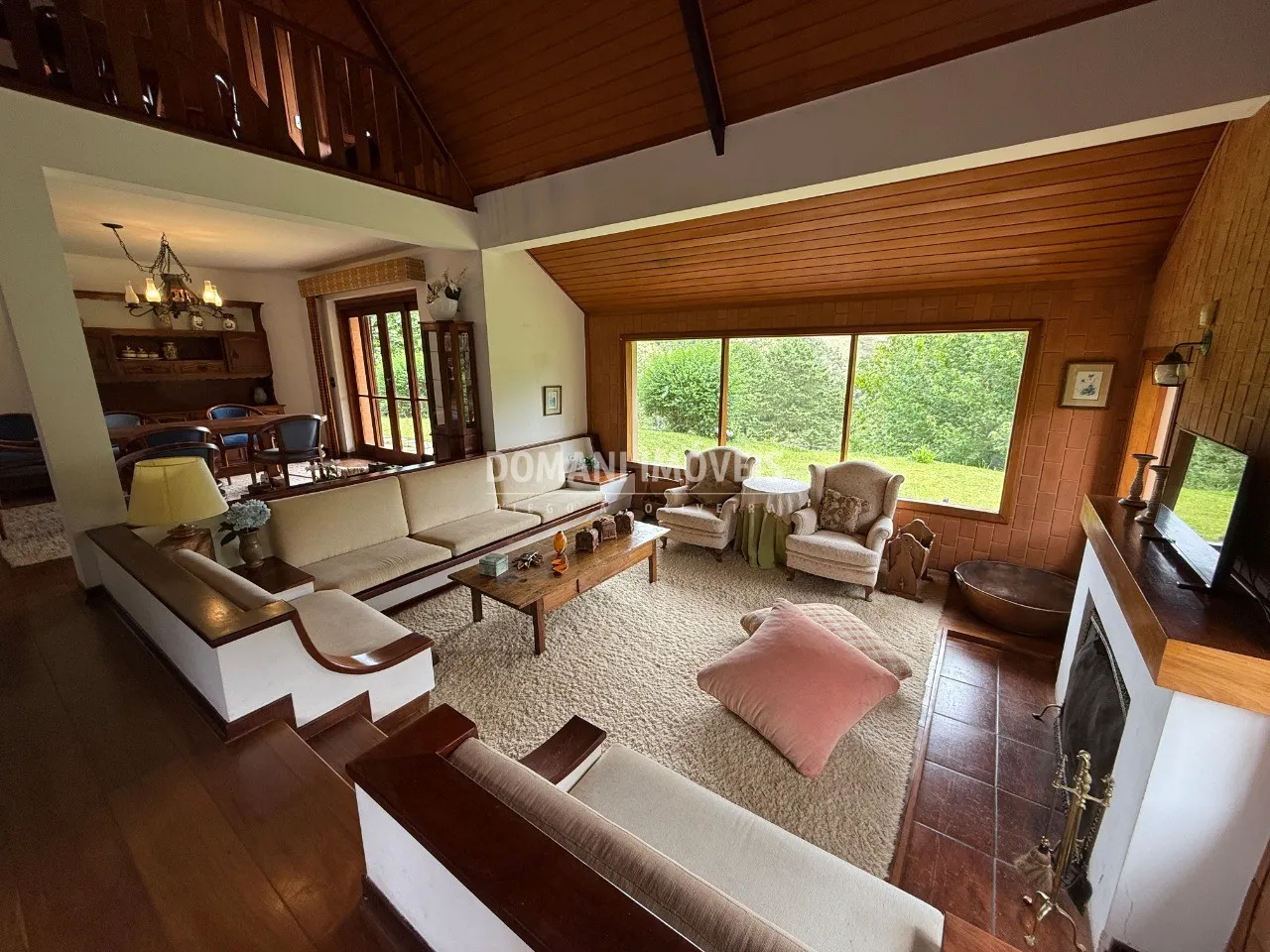 Casa à venda de 5.830 m² em Campos do Jordão, SP, Brasil