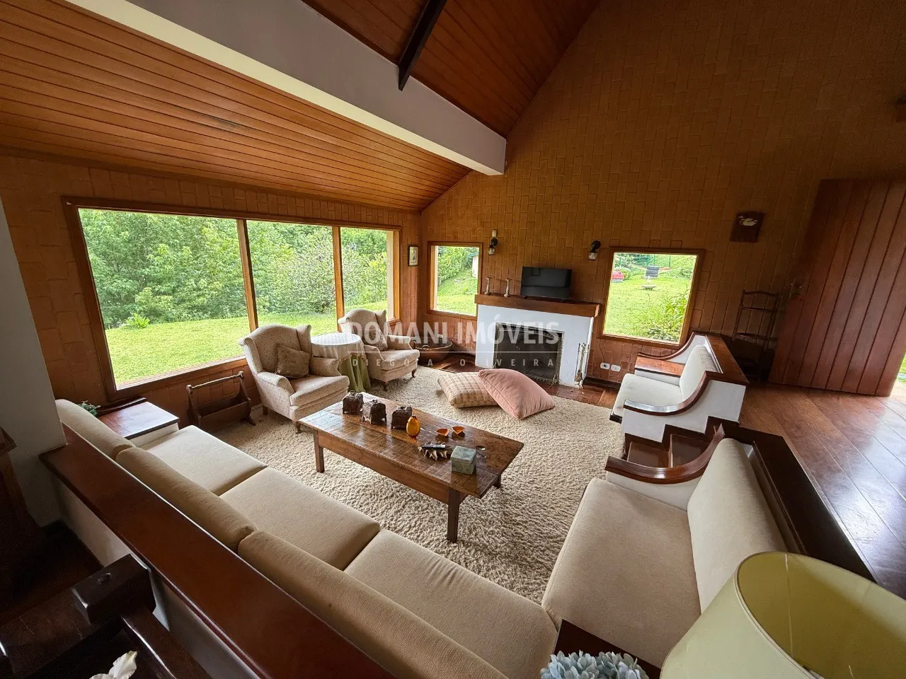 Casa à venda de 5.830 m² em Campos do Jordão, SP, Brasil