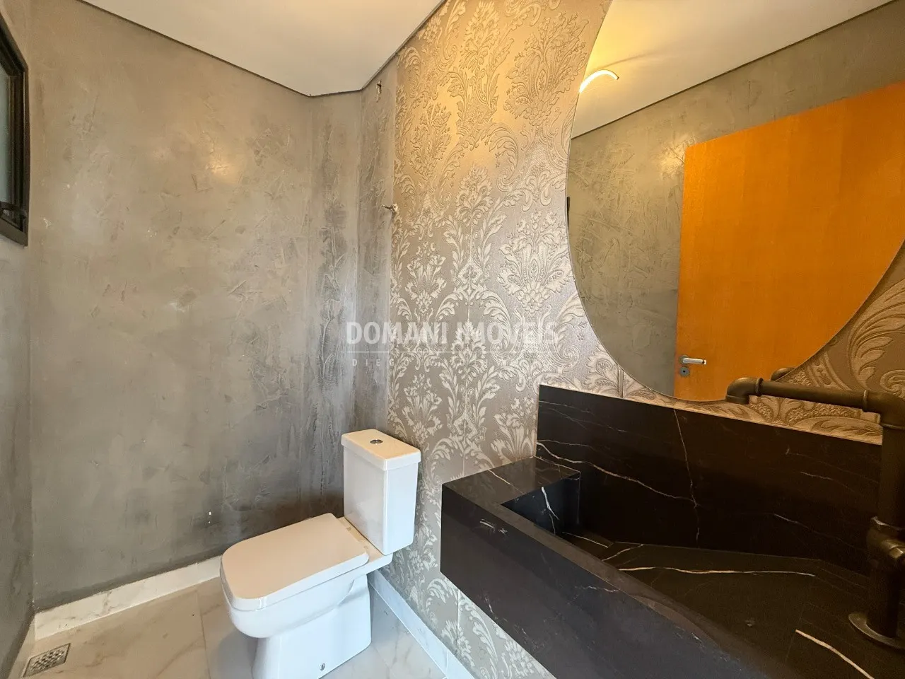 Casa à venda de 1.500 m² em Campos do Jordão, SP, Brasil