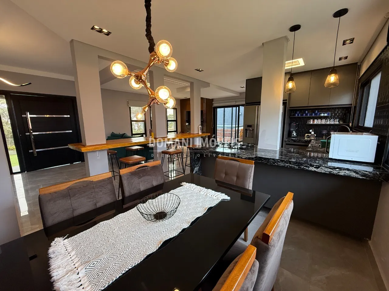 Casa à venda de 1.500 m² em Campos do Jordão, SP, Brasil