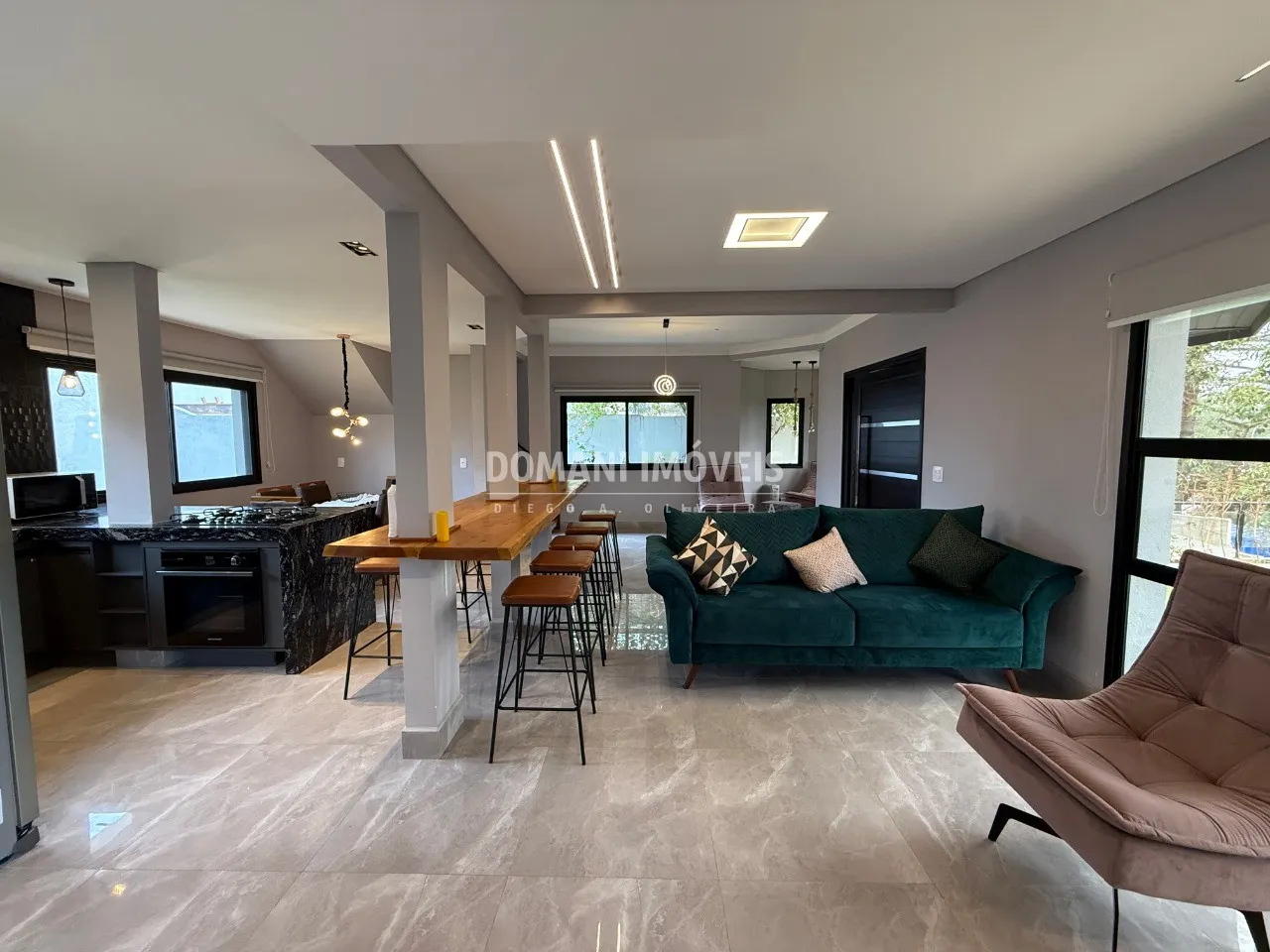 Casa à venda de 1.500 m² em Campos do Jordão, SP, Brasil