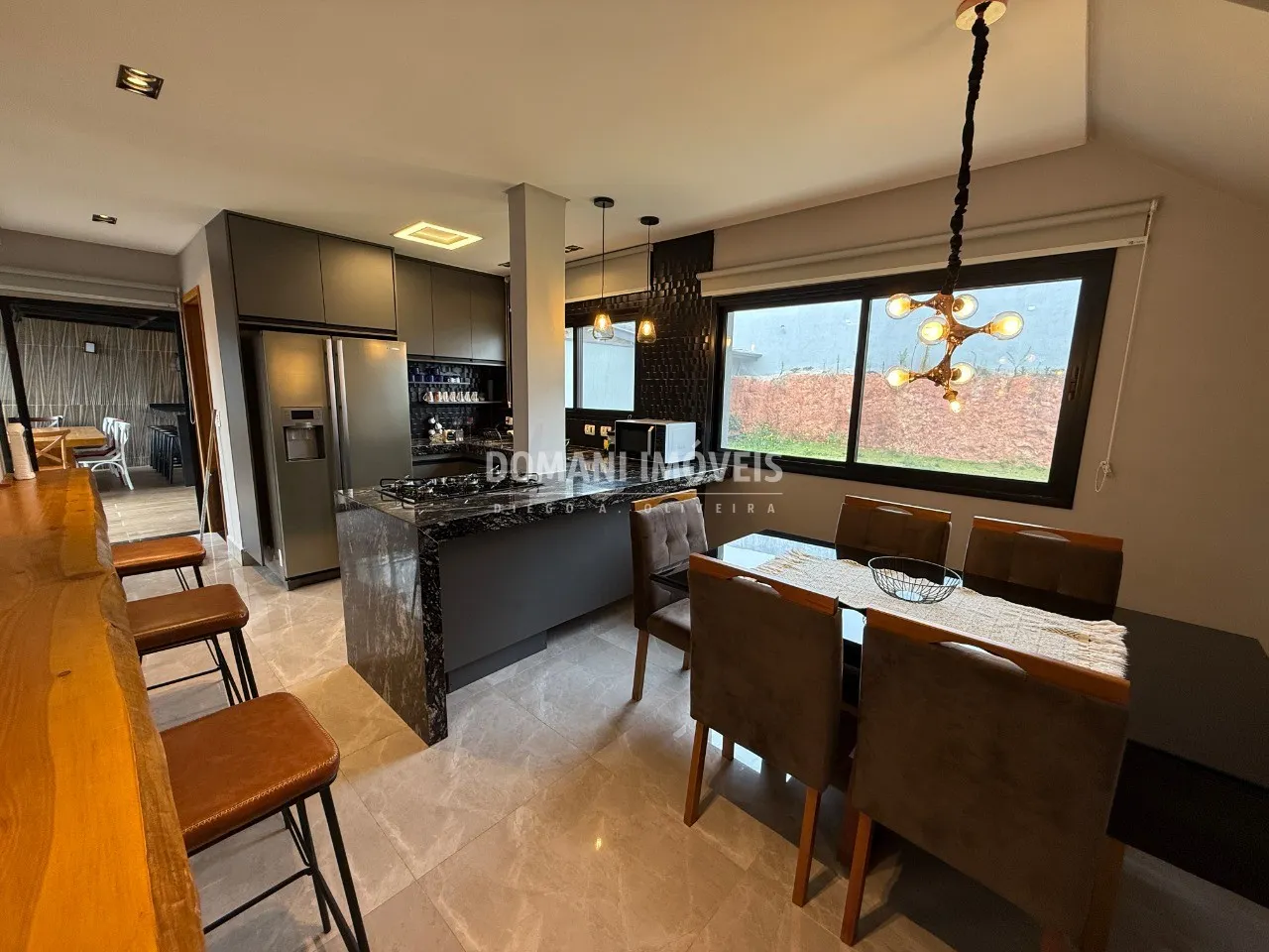 Casa à venda de 1.500 m² em Campos do Jordão, SP, Brasil