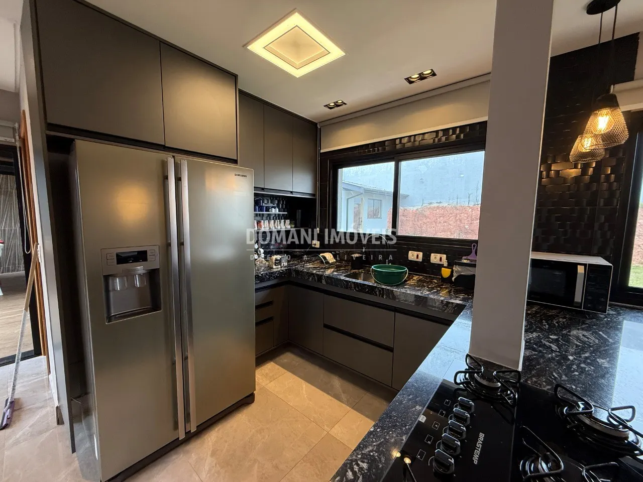 Casa à venda de 1.500 m² em Campos do Jordão, SP, Brasil