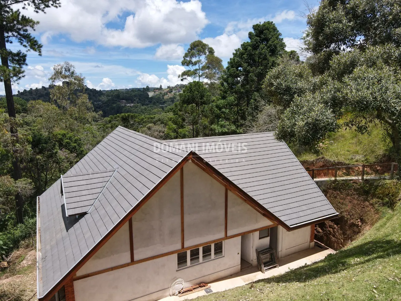 Casa à venda de 1.270 m² em Campos do Jordão, SP, Brasil