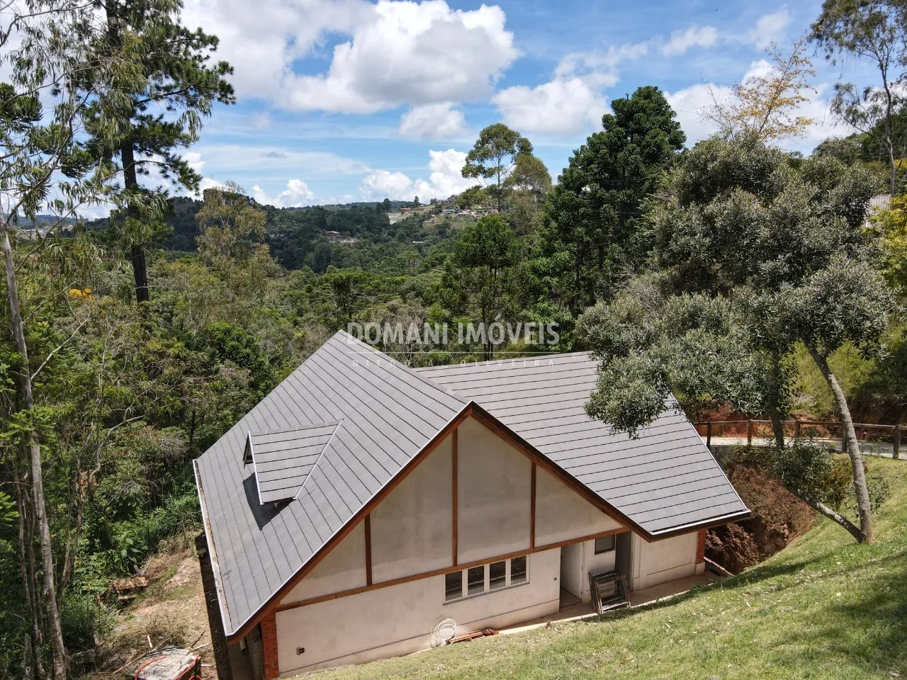 Casa à venda de 1.270 m² em Campos do Jordão, SP, Brasil