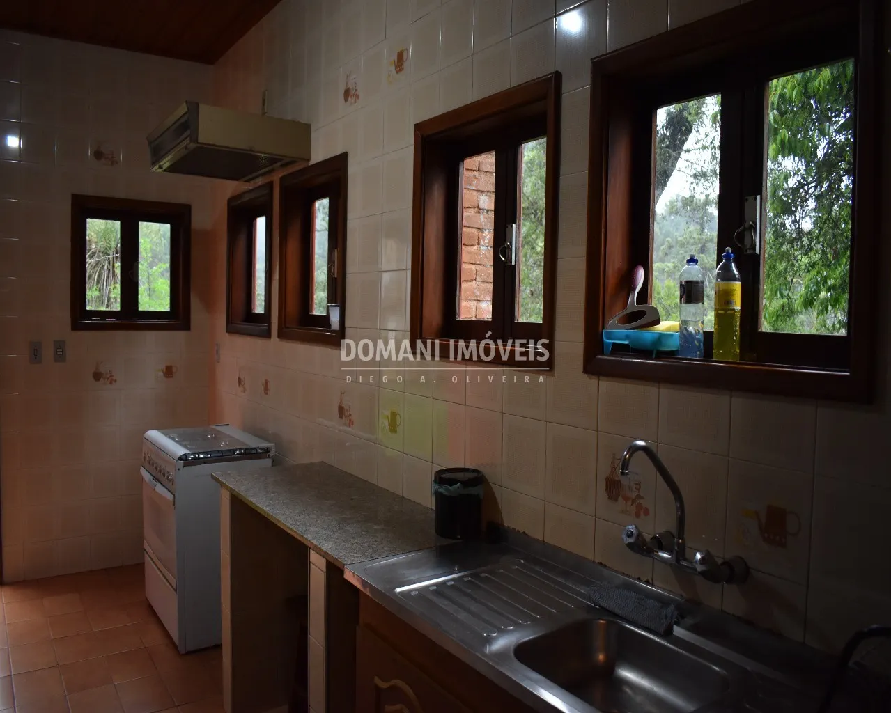Casa à venda de 3.850 m² em Campos do Jordão, SP, Brasil