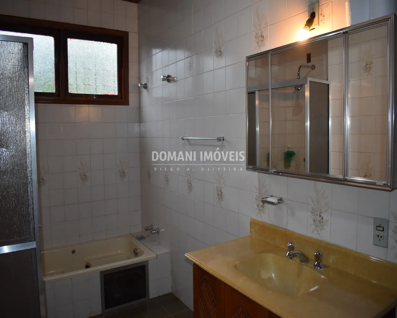 Casa à venda de 3.850 m² em Campos do Jordão, SP, Brasil