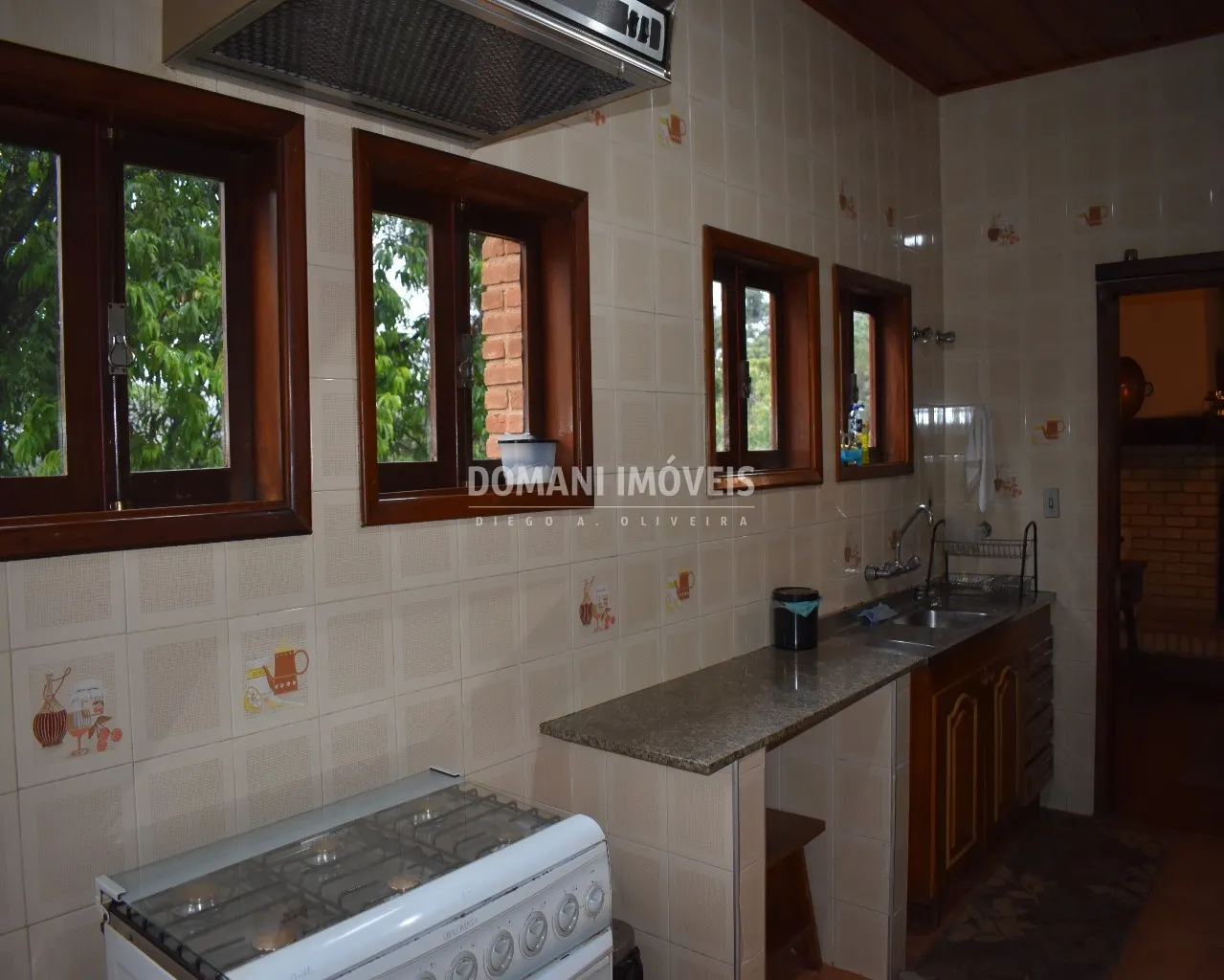 Casa à venda de 3.850 m² em Campos do Jordão, SP, Brasil