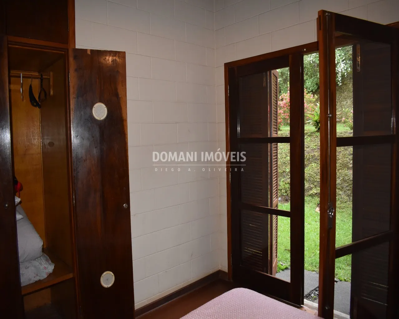 Casa à venda de 3.850 m² em Campos do Jordão, SP, Brasil
