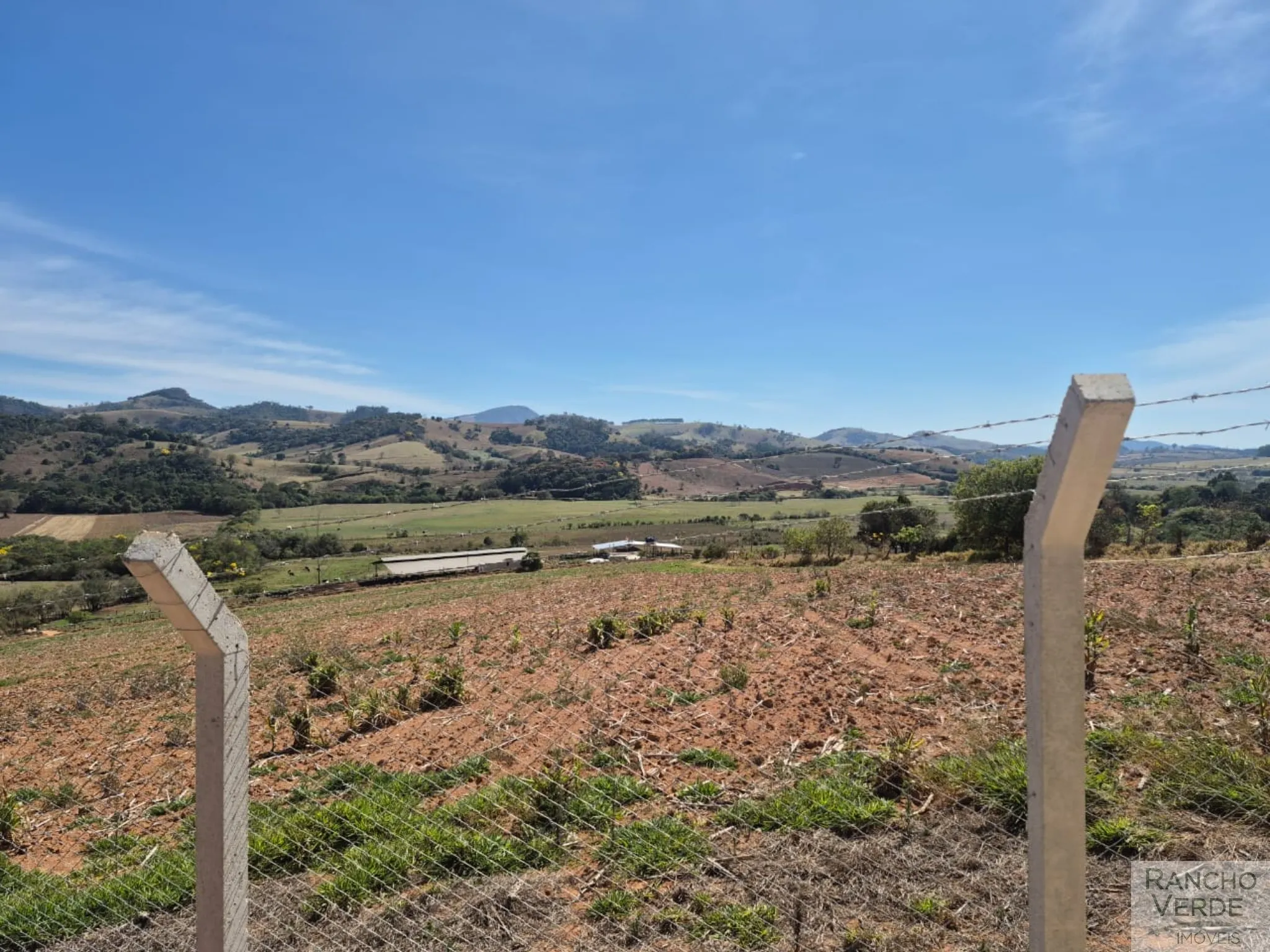 Chácara à venda de 1.000 m² em Conceição dos Ouros, MG, Brasil