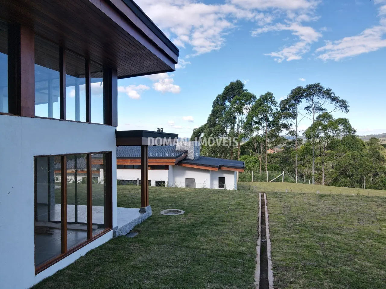 Casa à venda de 1.040 m² em Campos do Jordão, SP, Brasil