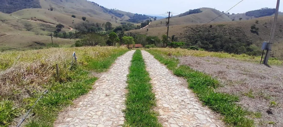 Sítio à venda de 4 ha em Paraibuna, SP, Brasil