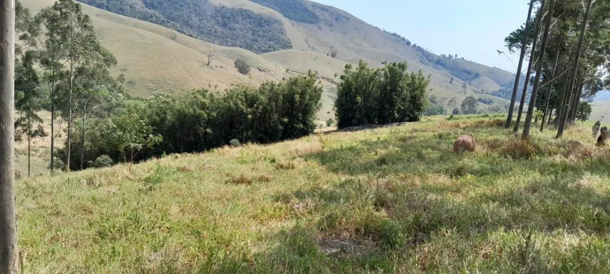 Sítio à venda de 4 ha em Paraibuna, SP, Brasil