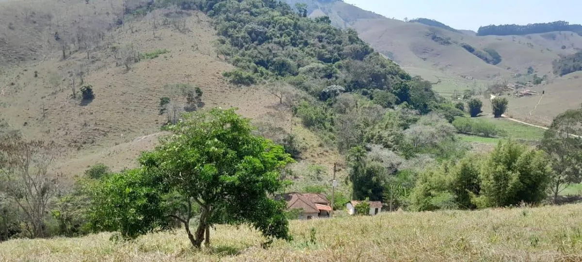 Sítio à venda de 4 ha em Paraibuna, SP, Brasil