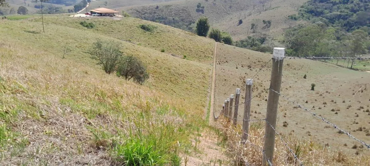Sítio à venda de 4 ha em Paraibuna, SP, Brasil