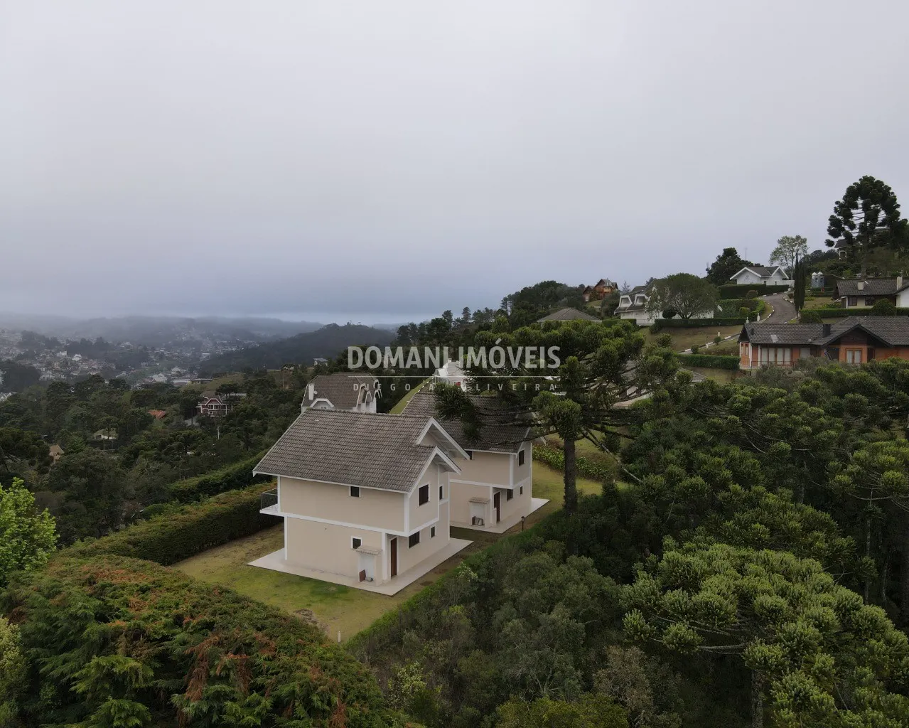 House for sale of 2,150 m² in Campos do Jordão, SP, Brazil