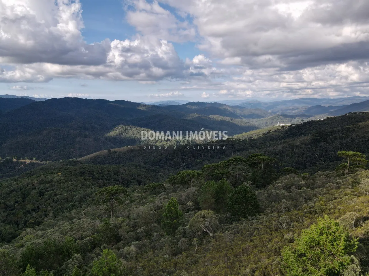 Terreno à venda de 1.010 m² em Campos do Jordão, SP, Brasil