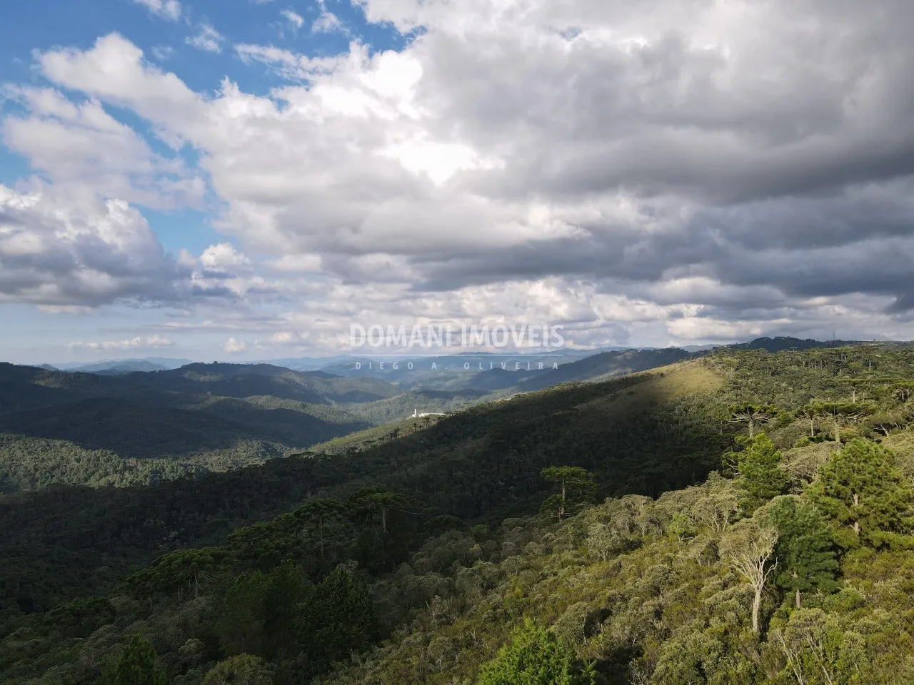 Terreno à venda de 1.010 m² em Campos do Jordão, SP, Brasil