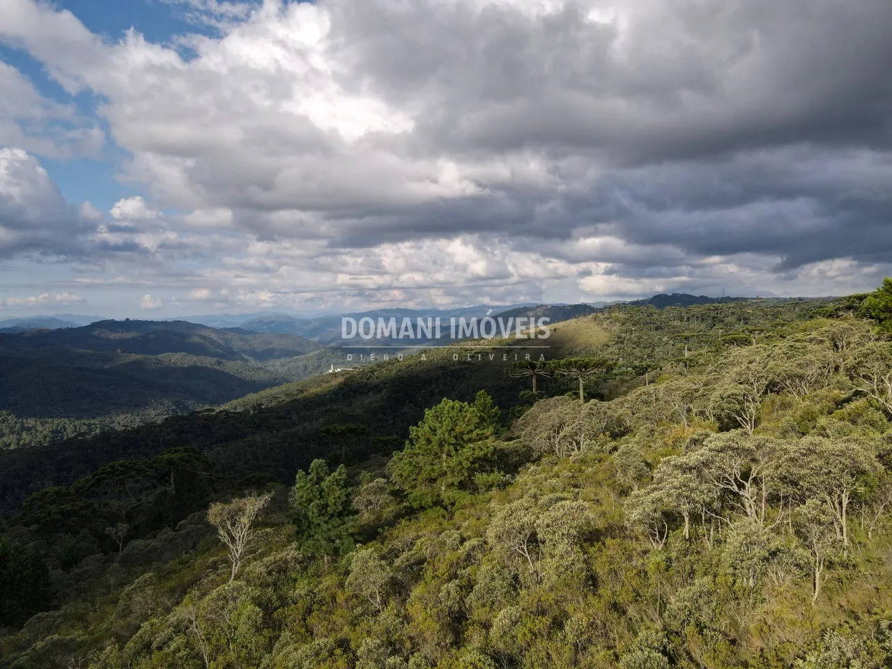 Terreno à venda de 1.010 m² em Campos do Jordão, SP, Brasil